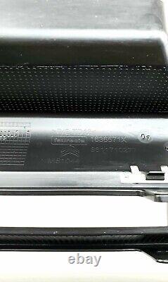Original Peugeot 98117102xt radiator grille black front