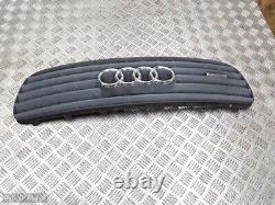 Calandre chromée pour pare-chocs moyen Audi TT 2002 8N0853653A